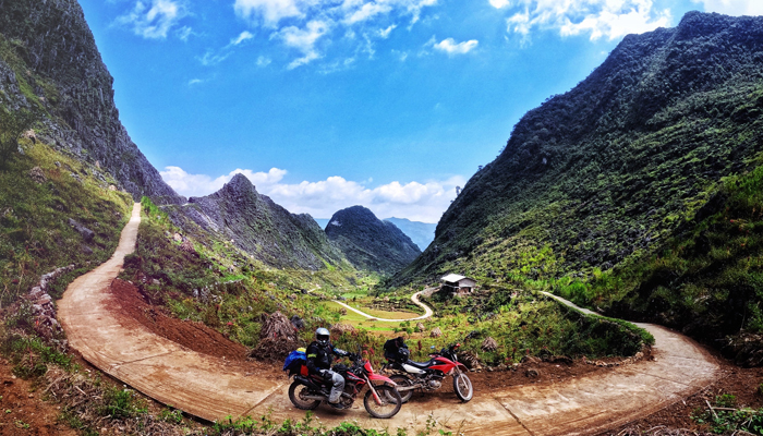 Navigate the twisting roads and conquer the rugged terrain in North Vietnam