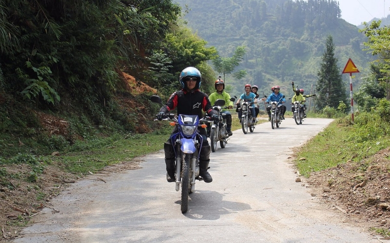 tour phượt đường dài