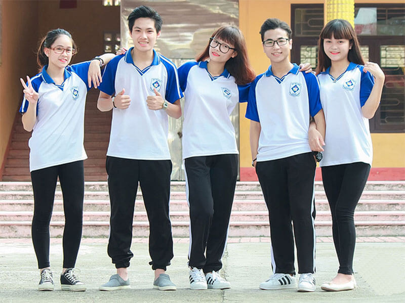 Xây dựng tinh thần đoàn kết tập thể